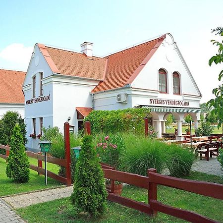 Bed and Breakfast Nyerges Vendegfogado Хедькё Экстерьер фото