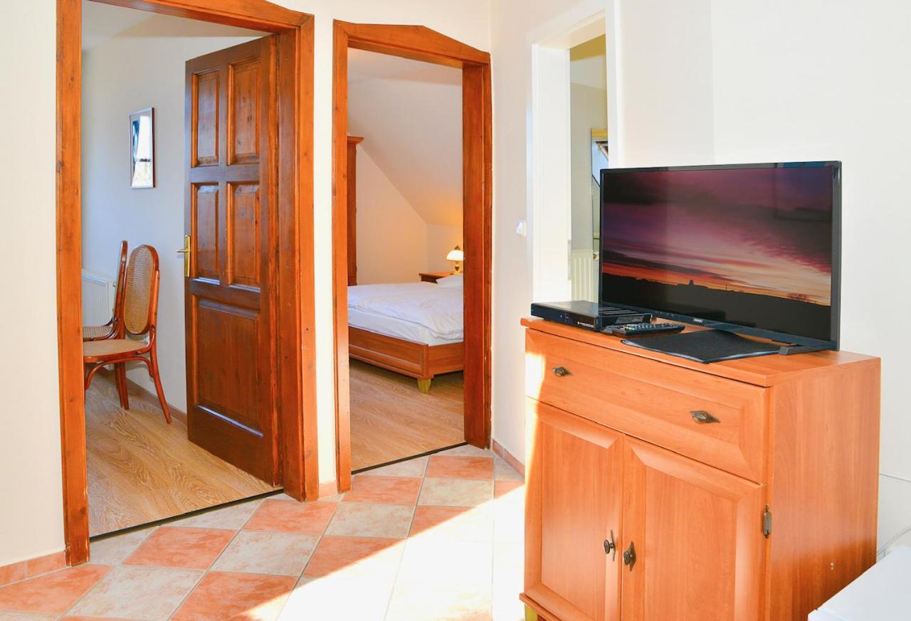 Bed and Breakfast Nyerges Vendegfogado Хедькё Экстерьер фото
